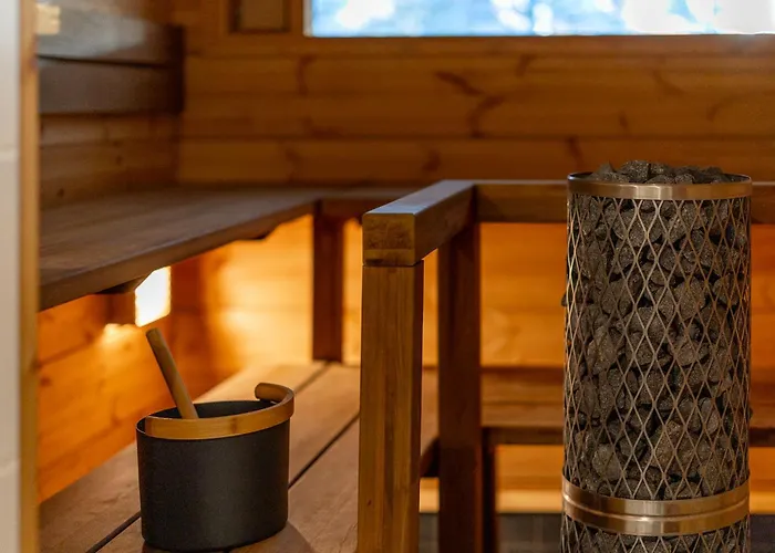 Hulliainen By Hi Yllaes